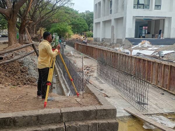 Retaining wall alignment check, Trichy